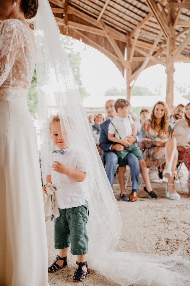 mariage chic et vert sauge à la Ferme du Roy dans l'Oise