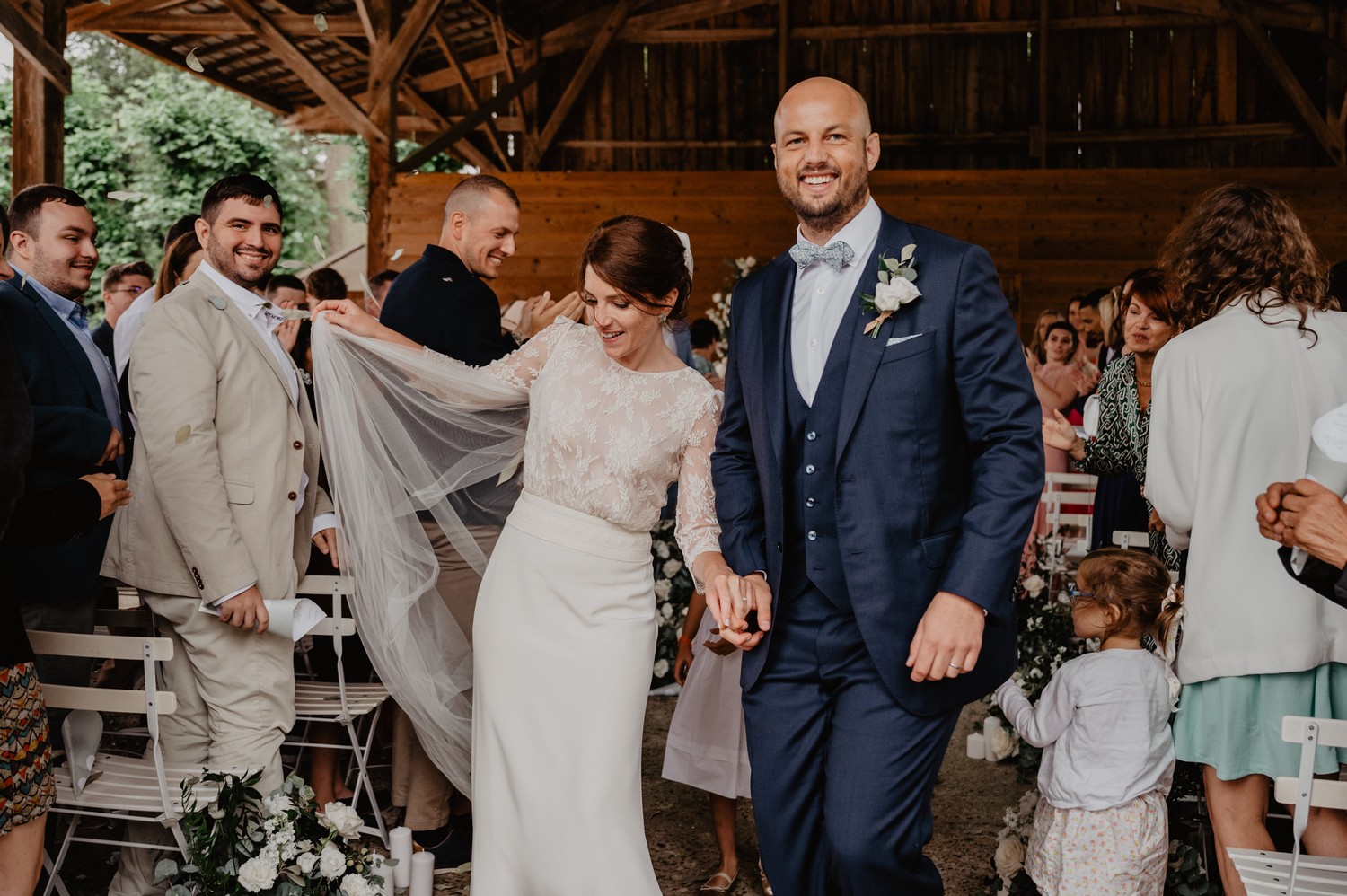 mariage chic et vert sauge à la Ferme du Roy dans l'Oise