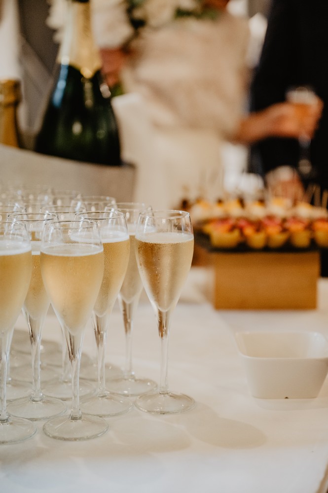 mariage chic et vert sauge à la Ferme du Roy dans l'Oise