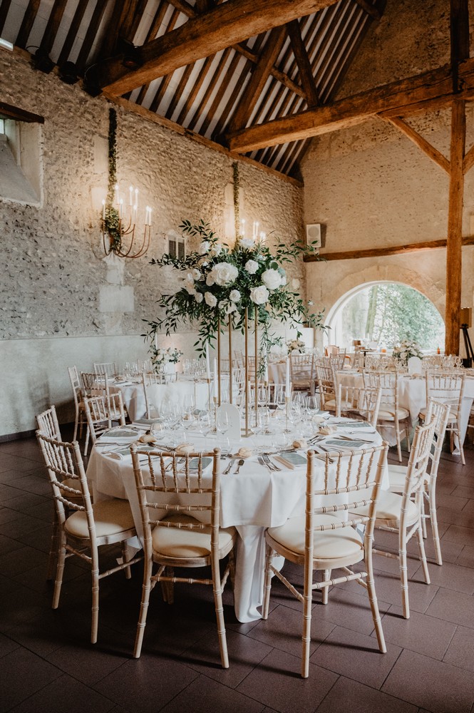 mariage chic et vert sauge à la Ferme du Roy dans l'Oise