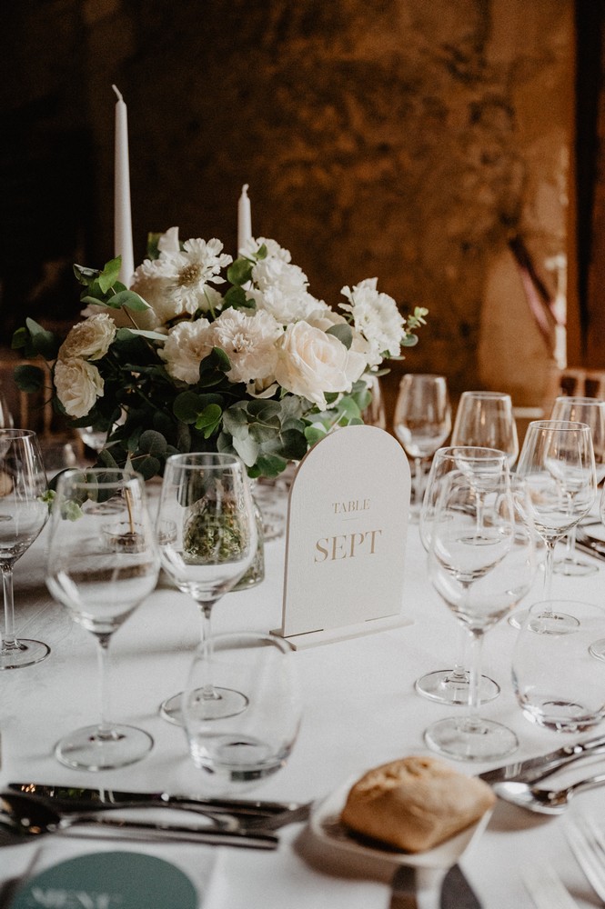 mariage chic et vert sauge à la Ferme du Roy dans l'Oise