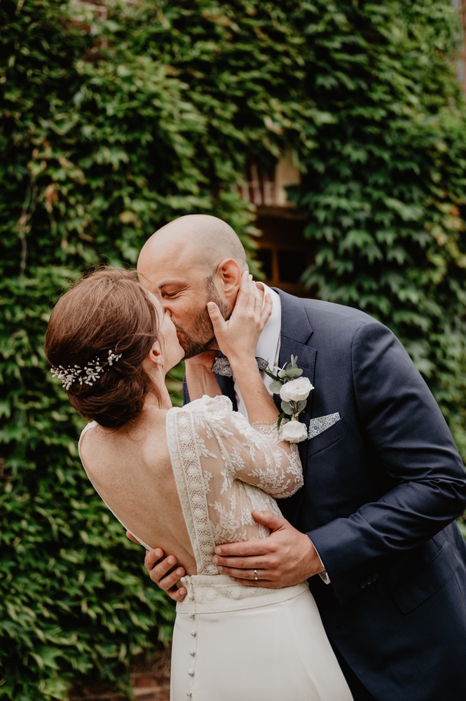 mariage chic et vert sauge à la Ferme du Roy dans l'Oise