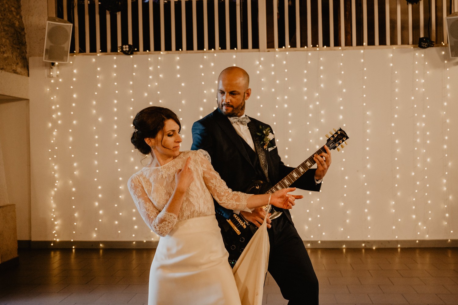 mariage-chic-vert-sauge-ferme-du-roy-oise-leslie-cure-photographie