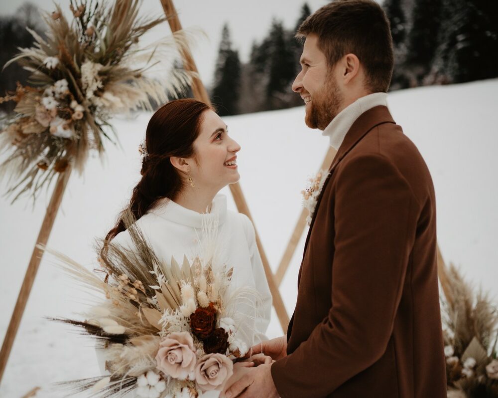 Un mariage boho-romantique dans la neige