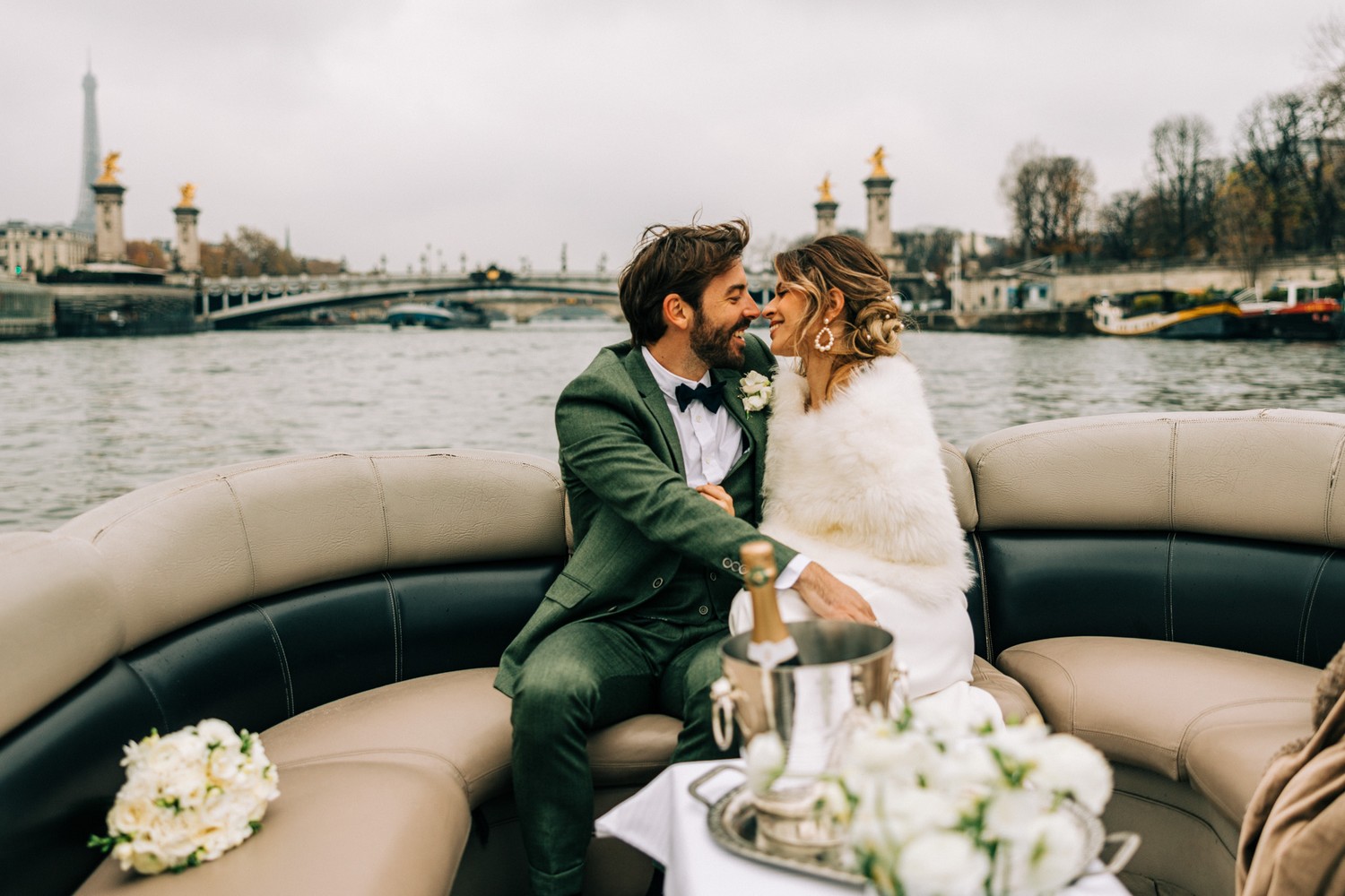 mariage chic et raffiné à l'Hôtel Marignan à Paris