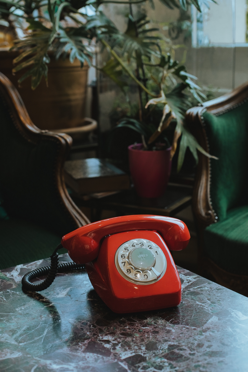 téléphone vintage rouge livre d'or audio pour mariage