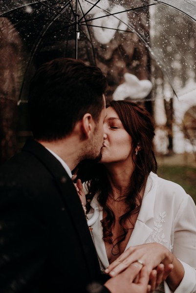 mariage sous la pluie en Bretagne