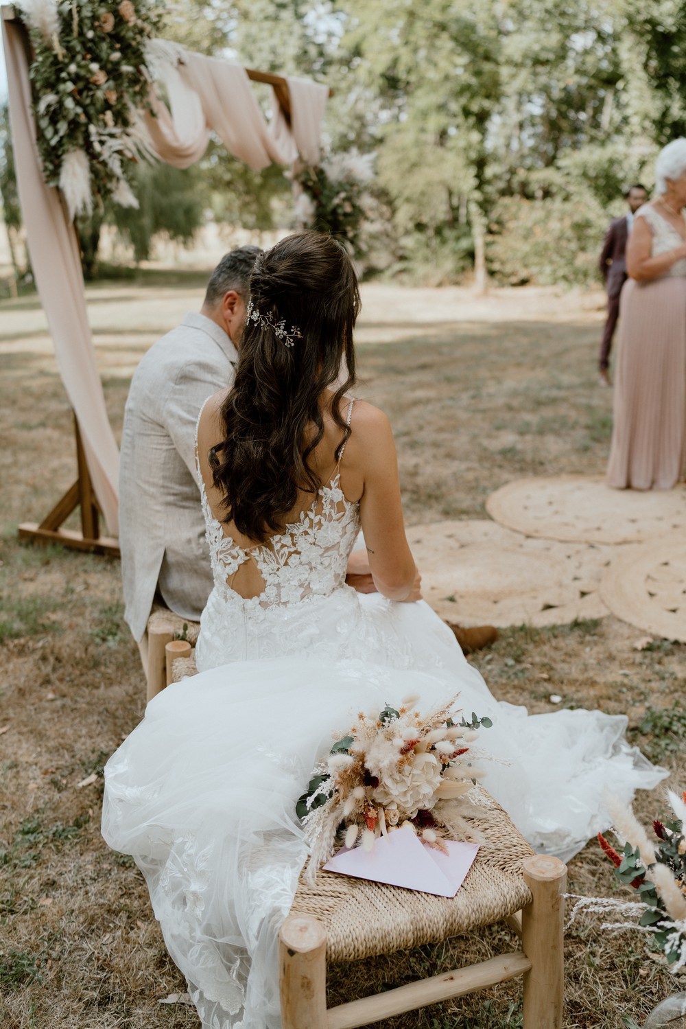 mariage boho-chic au château de l'hospital près de Bordeaux