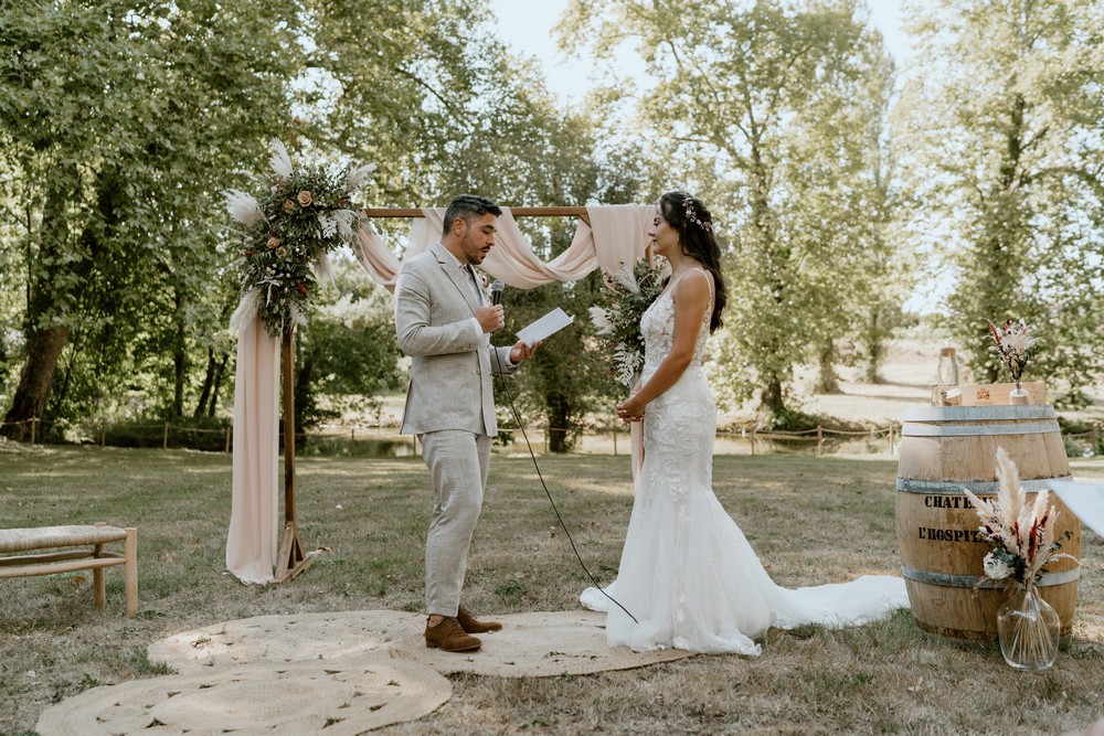 mariage boho-chic au château de l'hospital près de Bordeaux