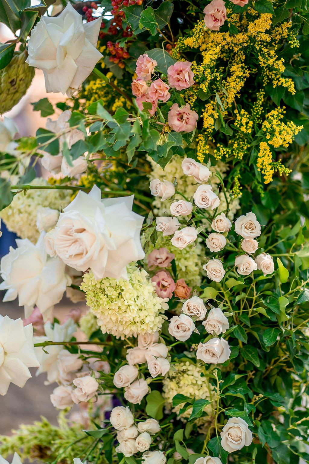 mariage-coloré-chateau-de-versailleux-lyon-lyrem-photography