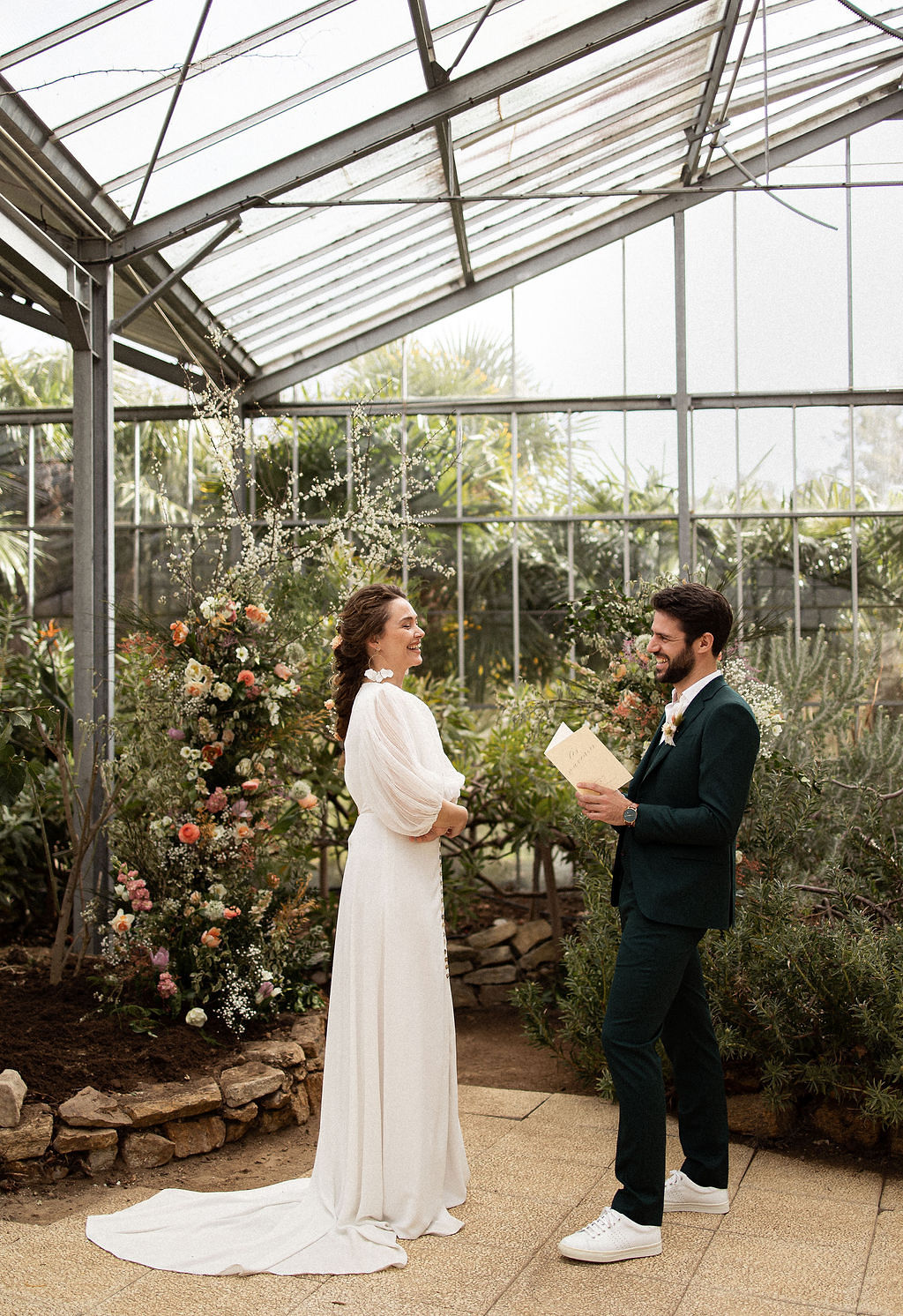 mariage intimiste dans une serre en Bretagne