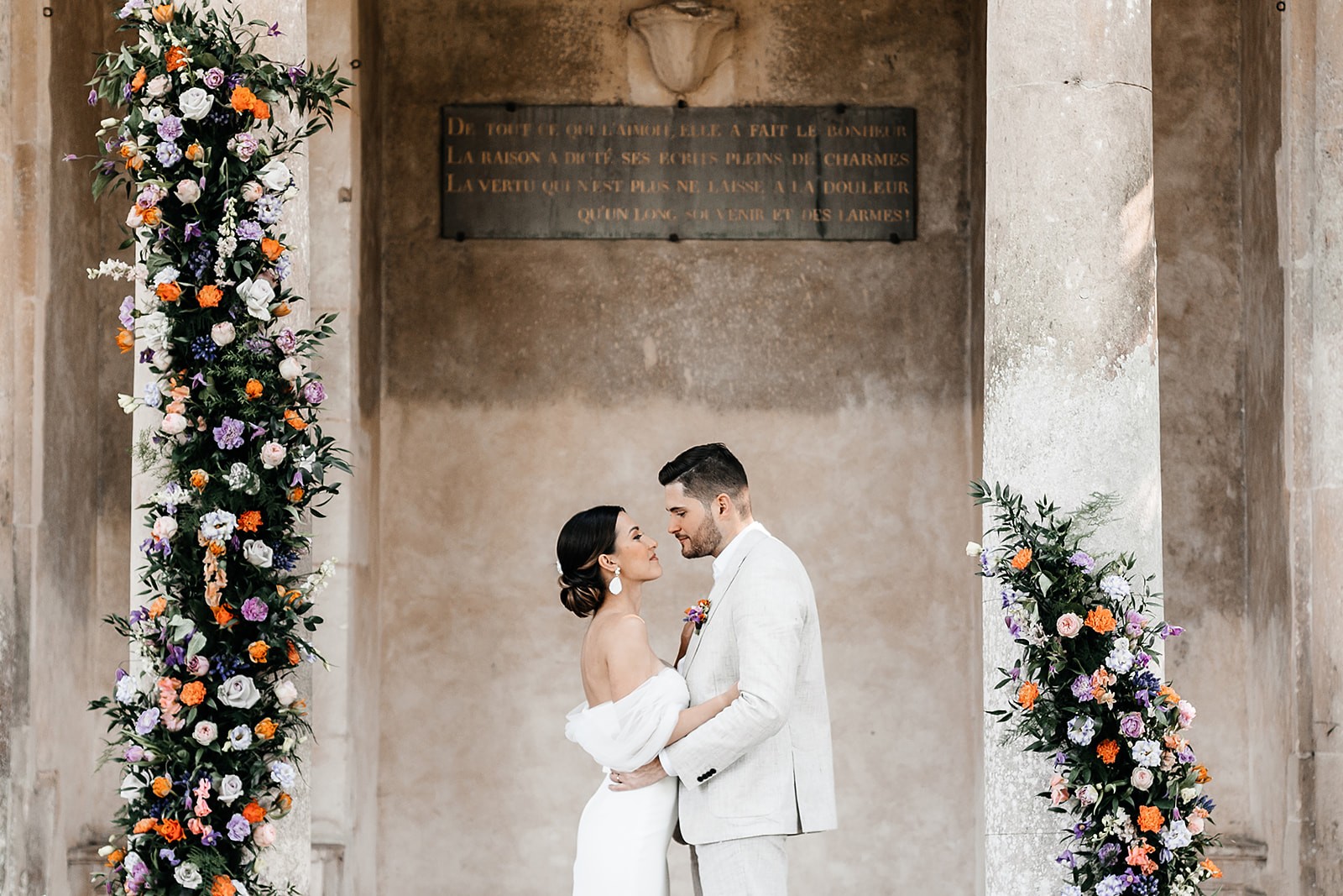 mariage chic et coloré au Château de Canon en Normandie - Amour Etc Photographes