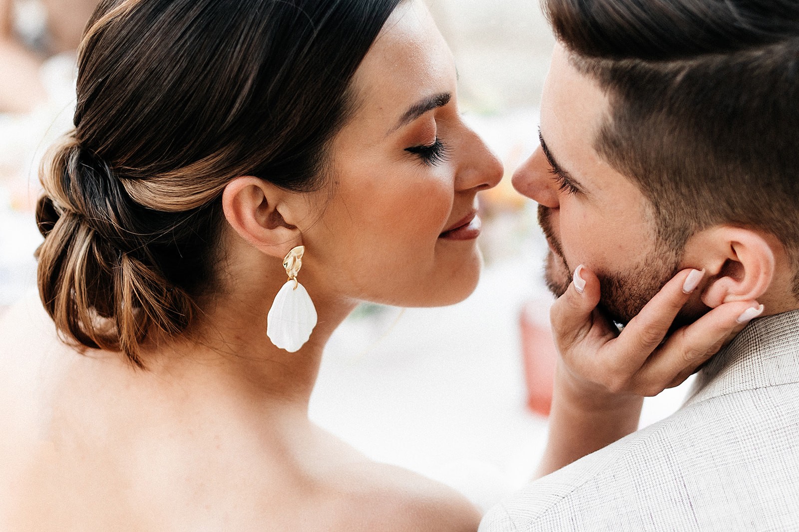 mariage chic et coloré au Château de Canon en Normandie - Amour Etc Photographes