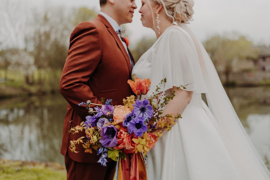 Un mariage fleuri et coloré en Belgique