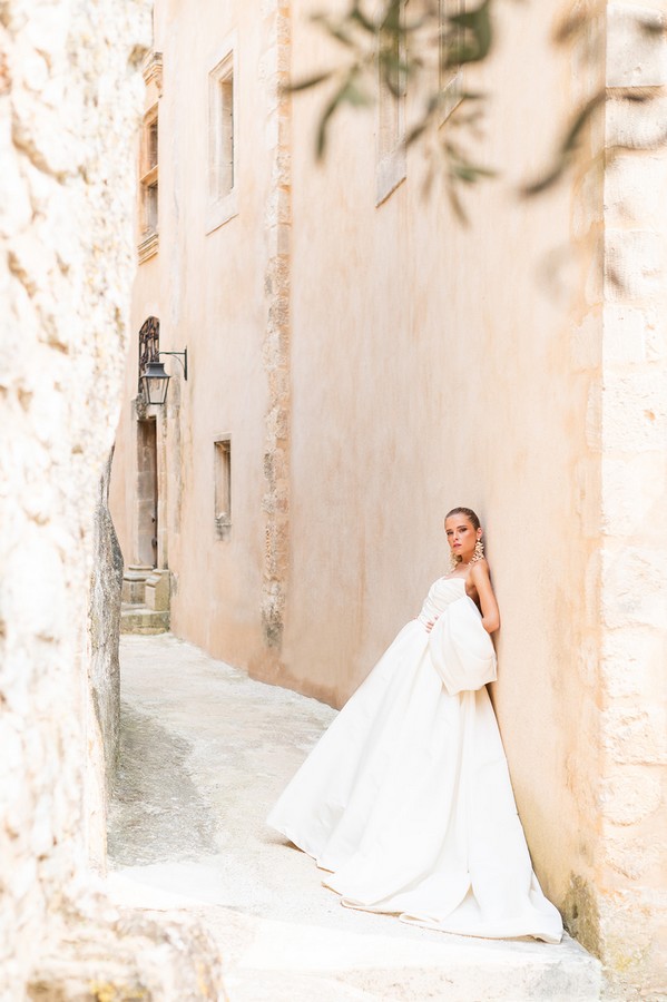 Mariage couture au Château de Mille dans le Luberon