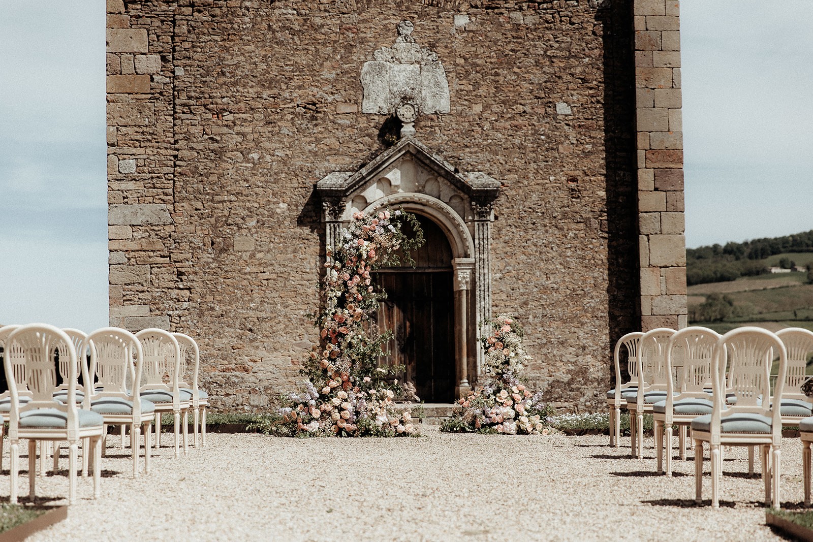 Mariage moderne au château de Pierreclos en Bourgogne