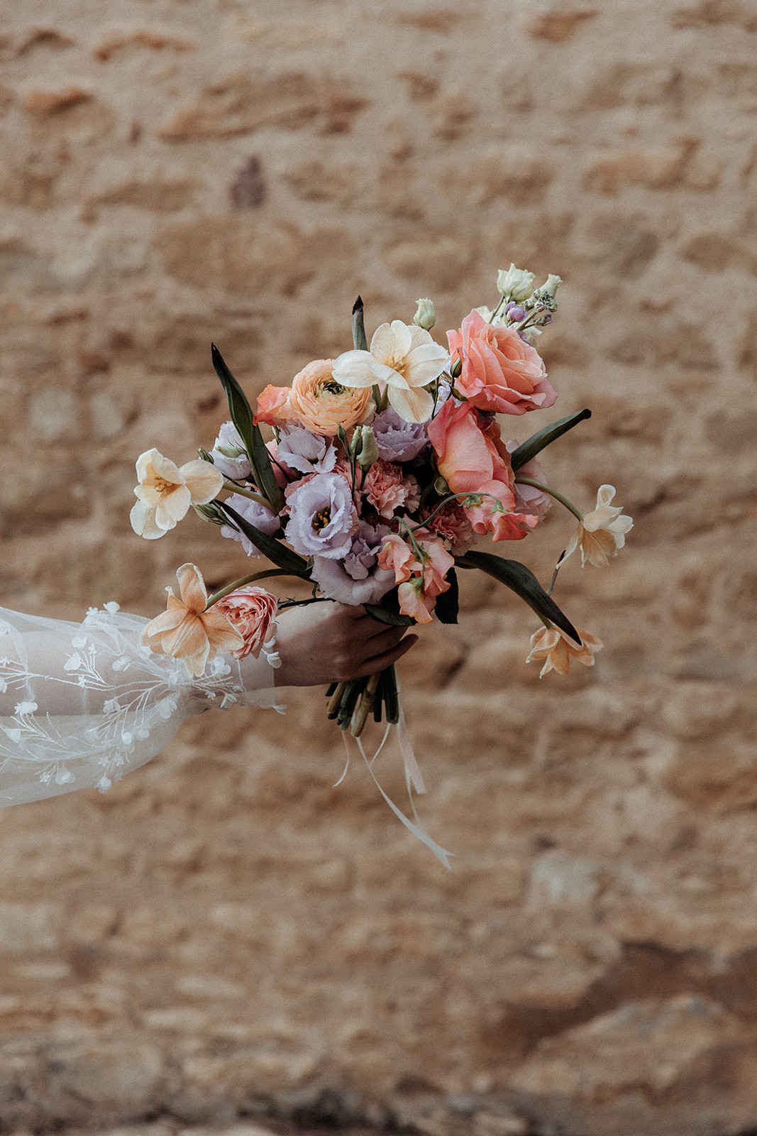 Mariage moderne au château de Pierreclos en Bourgogne