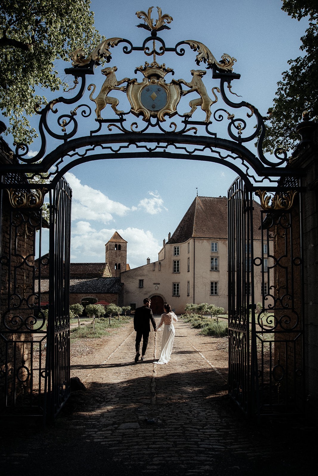 Mariage moderne au château de Pierreclos en Bourgogne