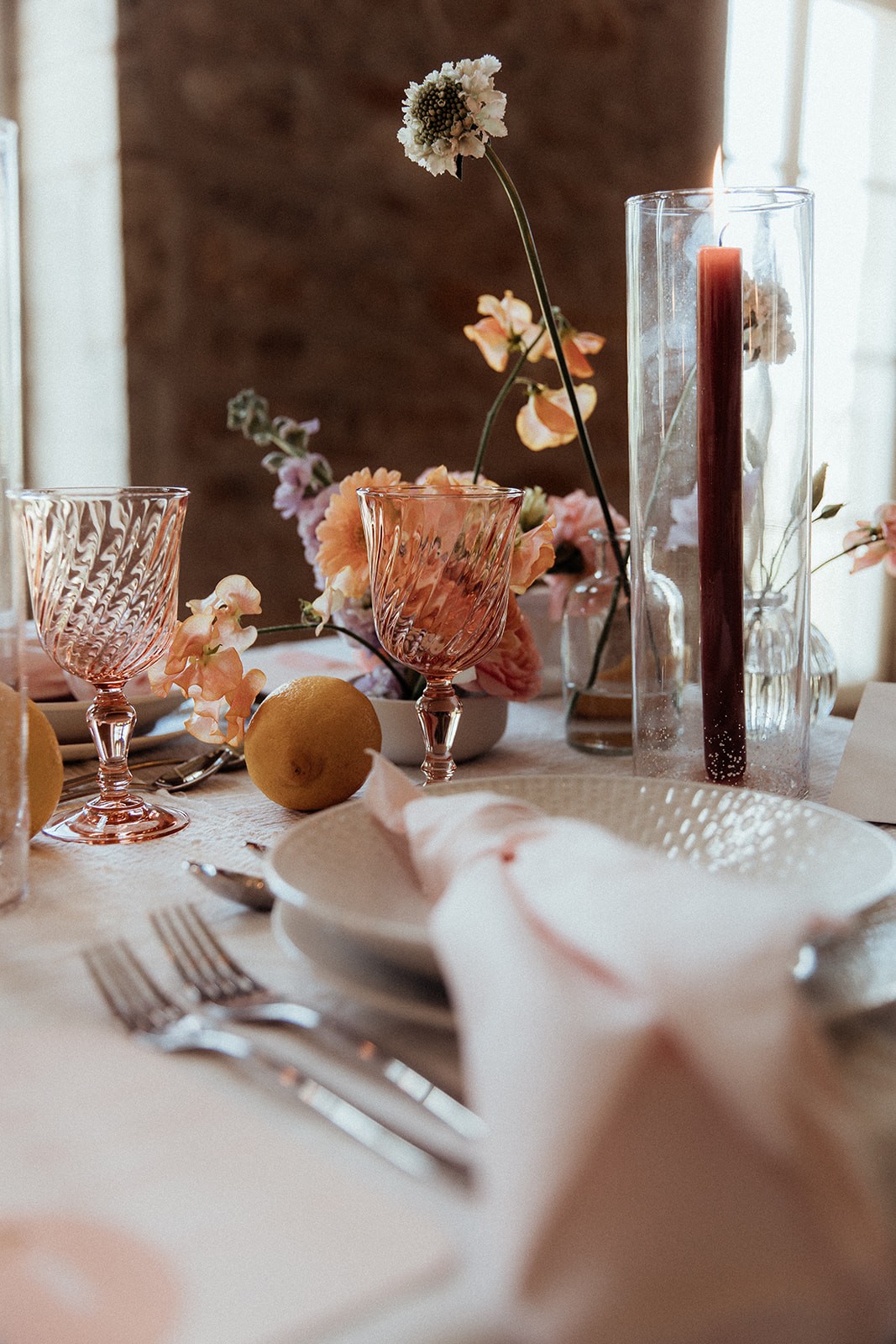 Mariage moderne au château de Pierreclos en Bourgogne