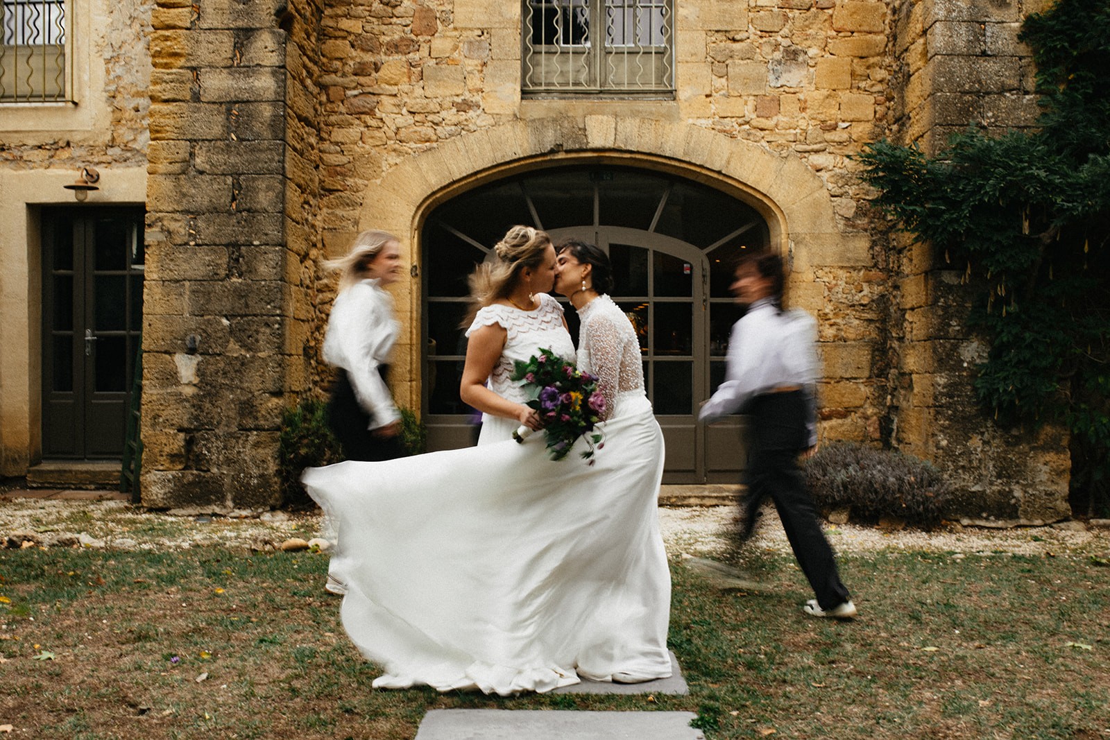 Inspirations pour un mariage violet et romantique – La Sœur de la