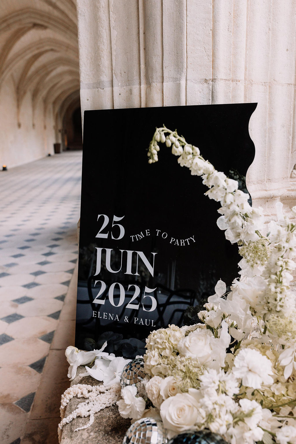 mariage-noir-blanc-abbaye-de-fontevraud