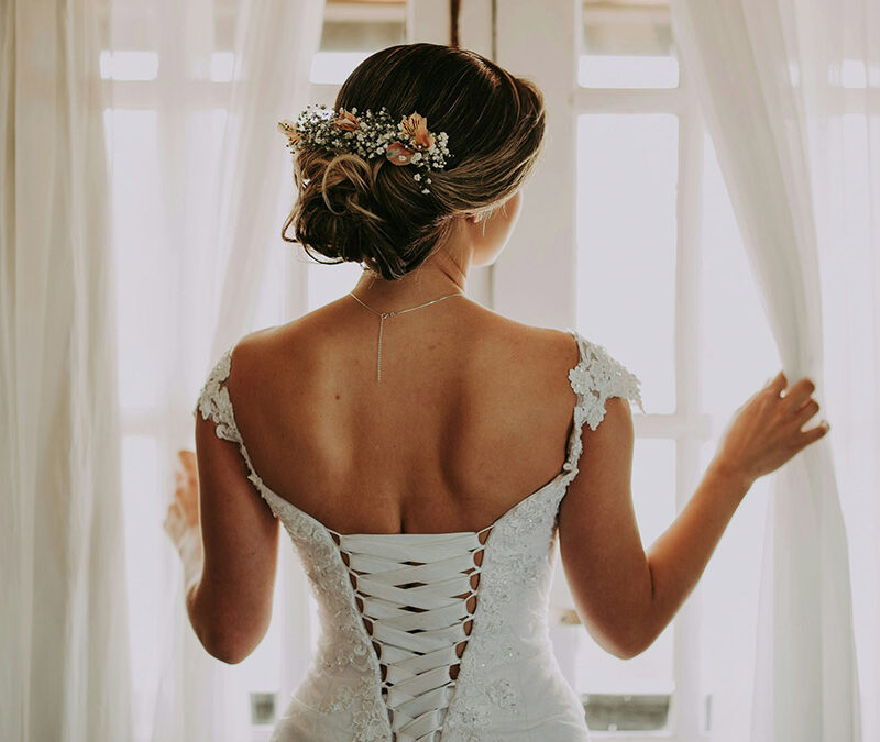 Trouver les sous-vêtements parfaits pour sublimer votre robe de mariée