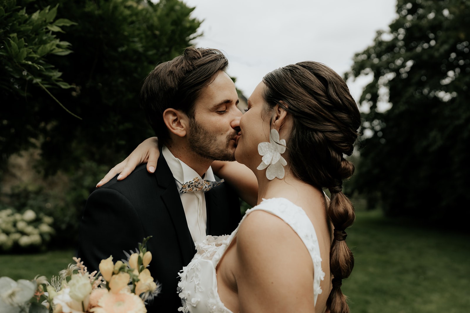 mariage chic et moderne au Manoir de Chivré en Normandie