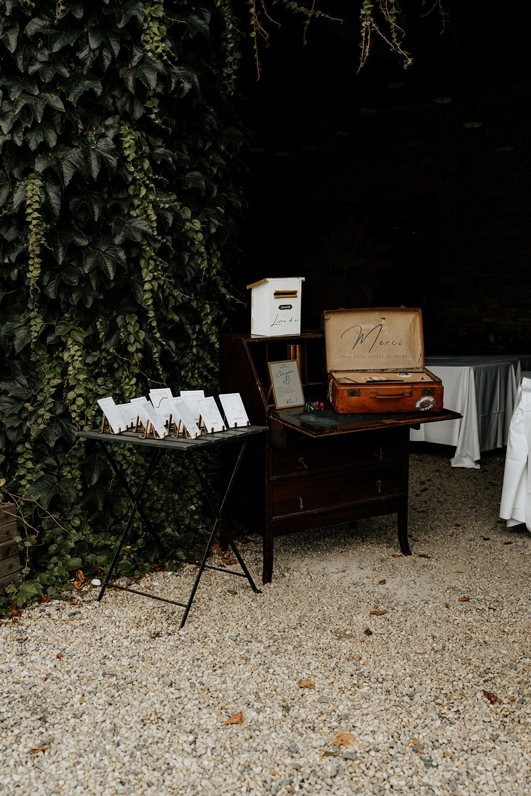 mariage chic et moderne au Manoir de Chivré en Normandie