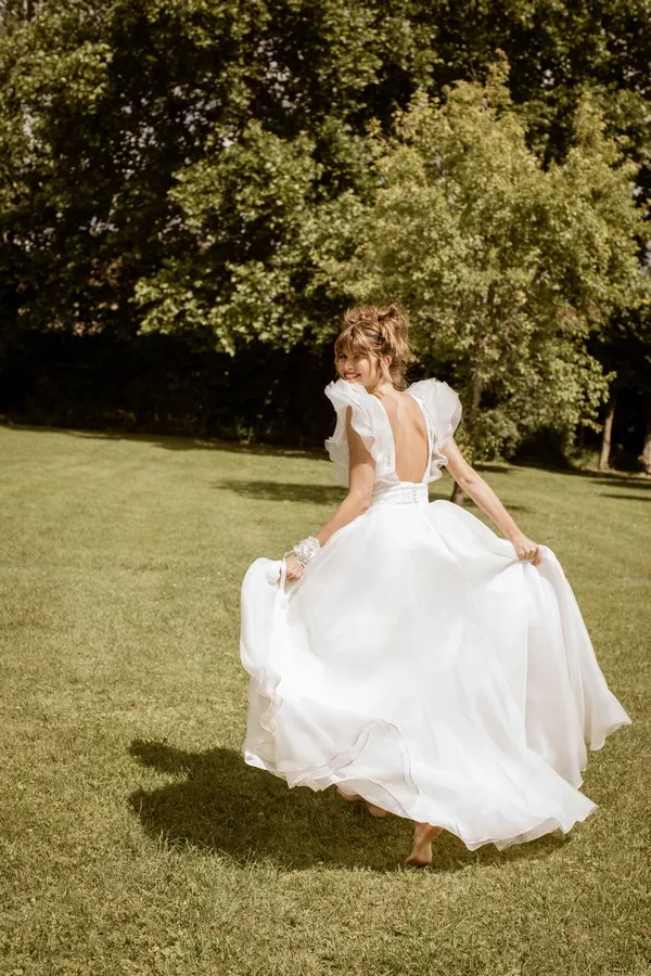 robe-de-mariée-aérienne-dos-nu-atelier-emelia