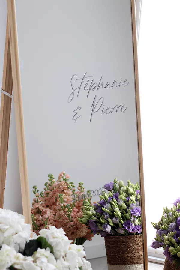 sticker-panneau-de-bienvenue-miroir-mariage-romantique-©lasoeurdelamariee