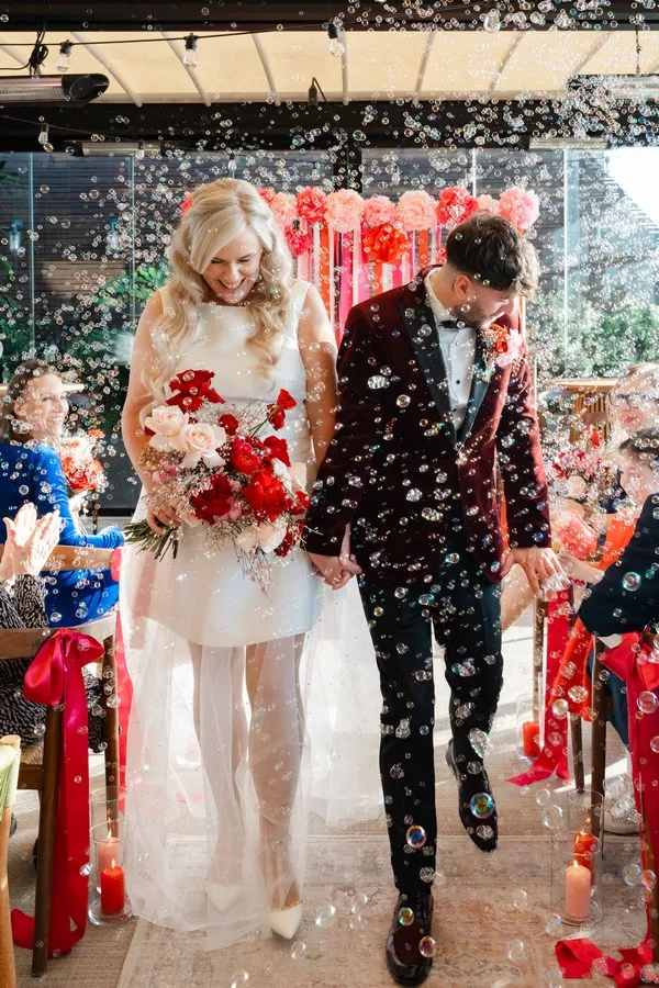mariage-rouge-moderne-planoevent-LEA EVREVIN (4)