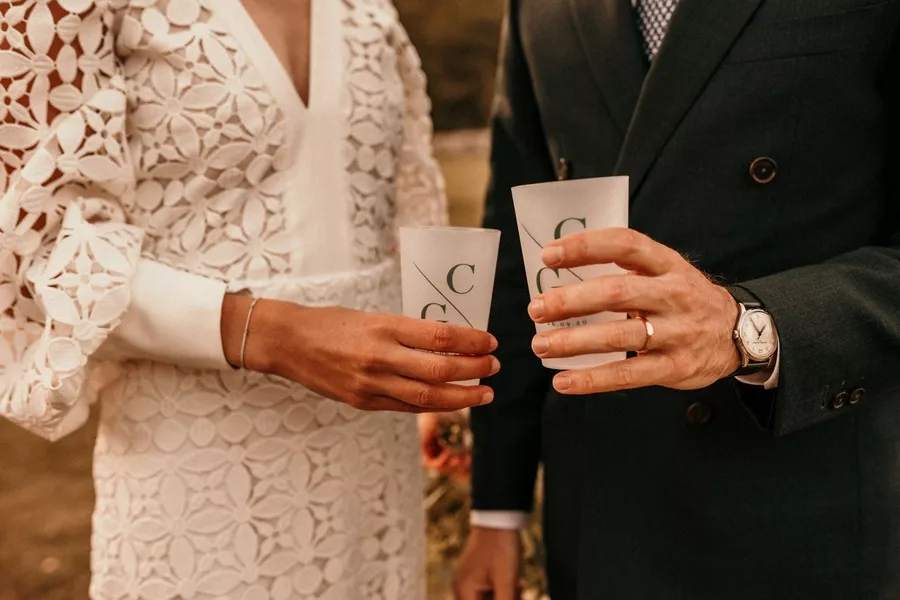 gobelet-personnalisé-mariage-petit-mariage-entre-amis-©annedelamarre_photographie (1)
