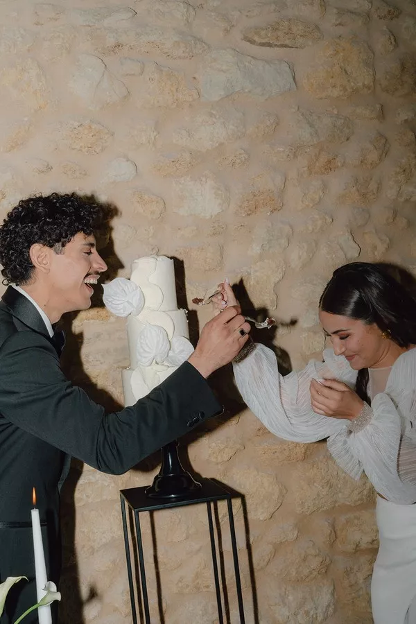 mariage-noir-et-blanc-intemporel-chateau-erigoye-bordeaux-nikkithebaultphotographe (36)