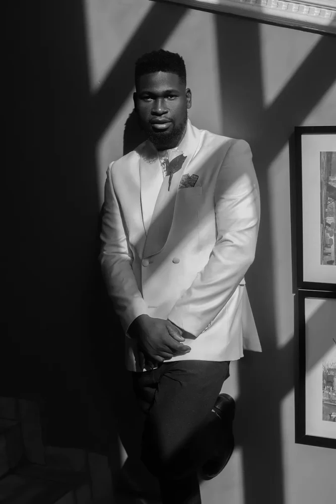 Le retour du costume croisé pour homme : élégance rétro, style affirmé
