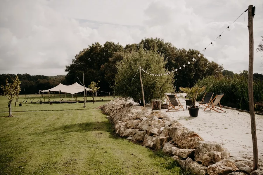 mariage-noir-et-blanc-domaine-de-la-saye-gironde-©hugo-herault (3)