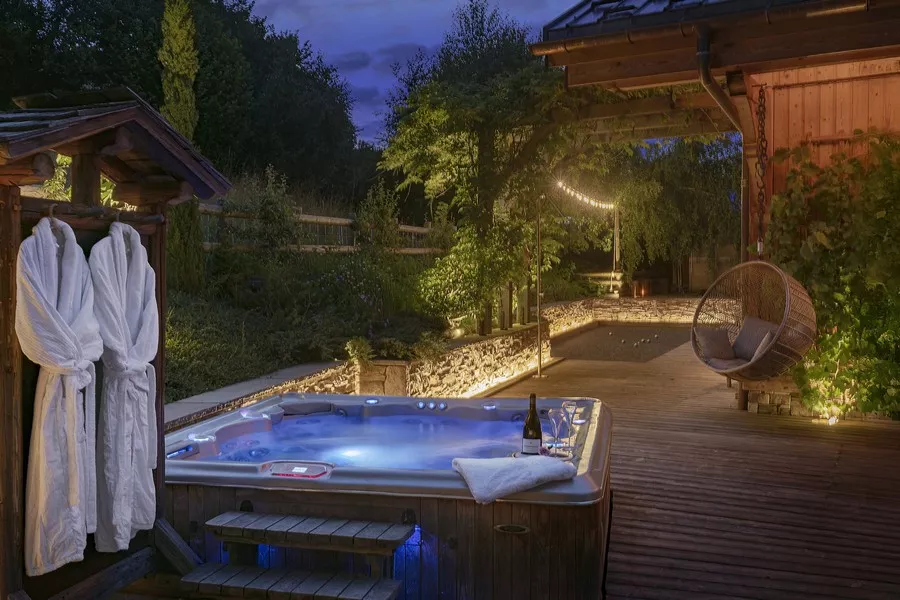 chalet-spa-les-cerises-jacuzzi-mont-blanc