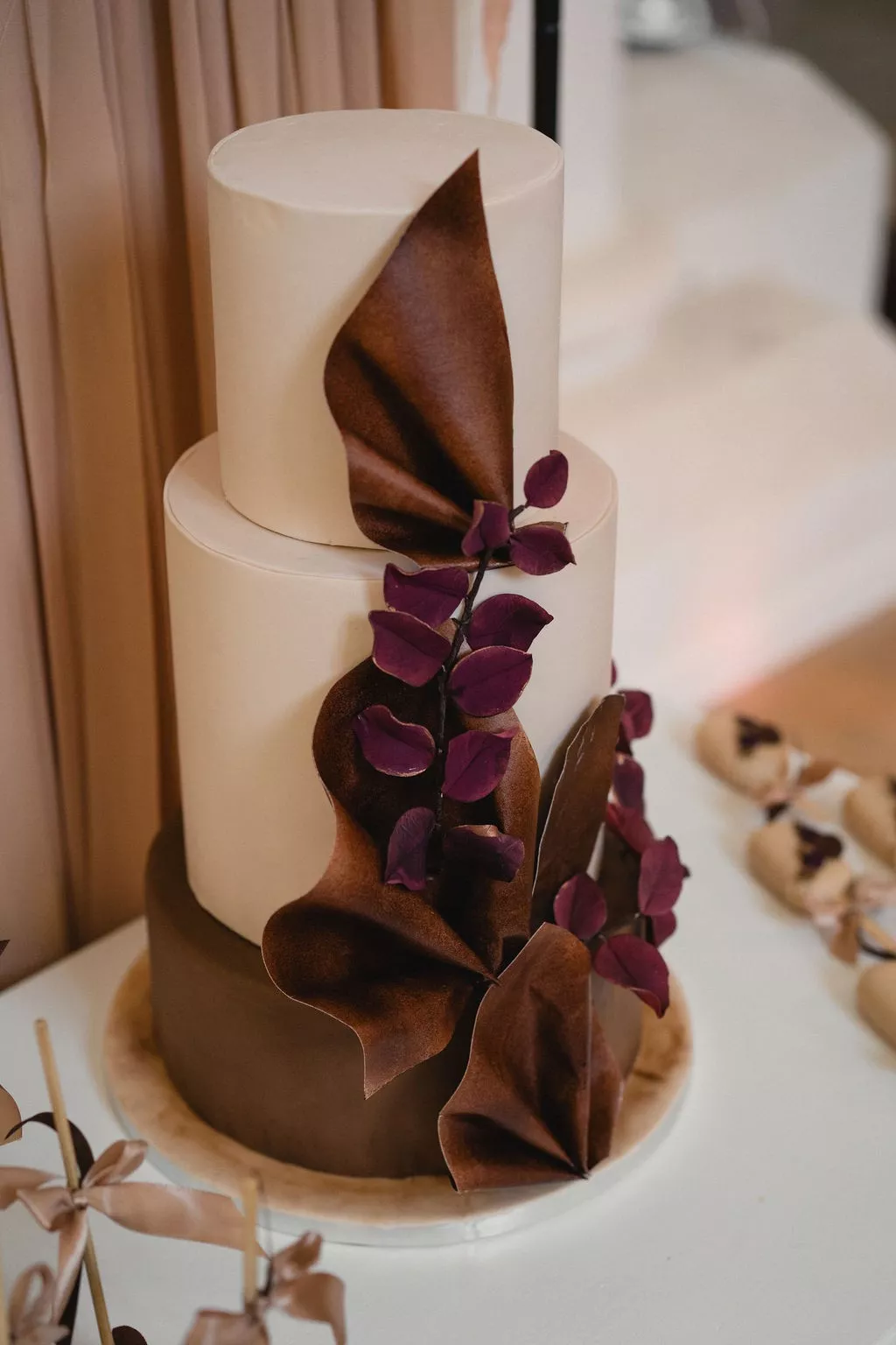 mariage-mocha-mousse-abbaye-de-meslay-vendée-violaine-bretin (25)