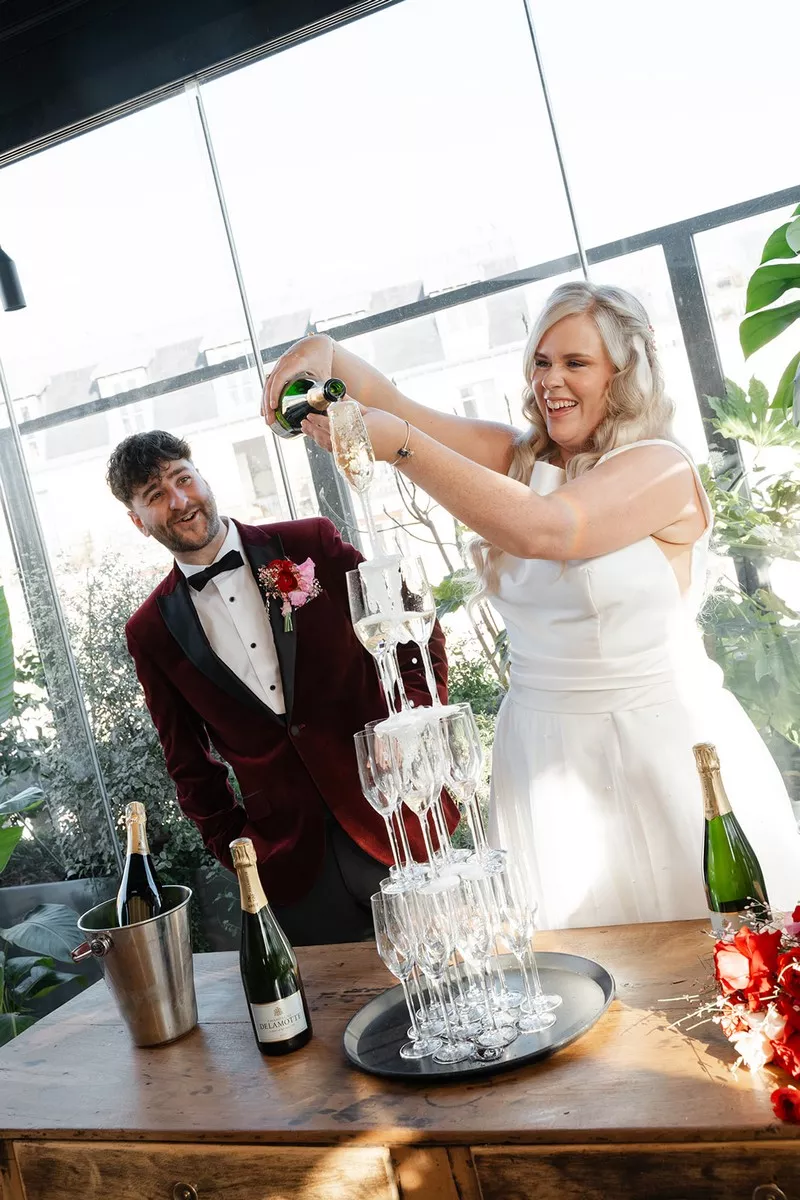 mariage-romantique-petit-comité-tour-eiffel-Lea-Evrevin (33)