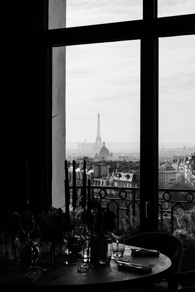 mariage-romantique-petit-comité-tour-eiffel-Lea-Evrevin (41)
