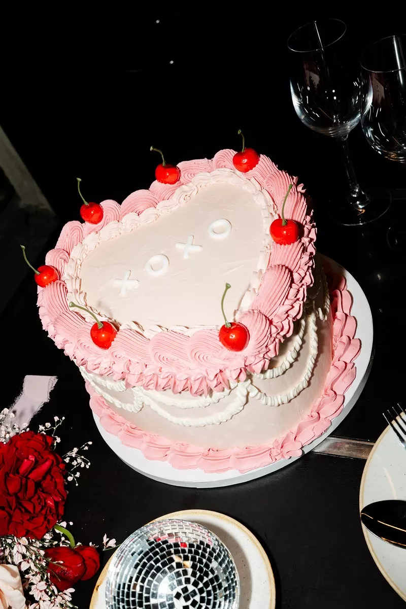 mariage-romantique-petit-comité-tour-eiffel-Lea-Evrevin (49)
