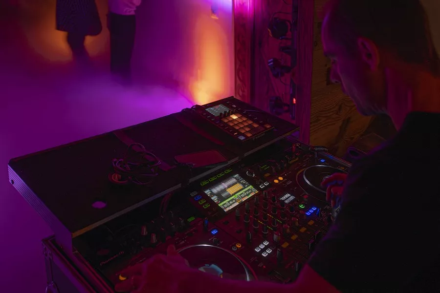 soiree-mariage-dancefloor-privé-chalet-les-cerises