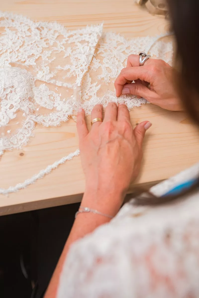 Confection et savoir faire sur-mesure - Christelle Vasseur Robes de mariée Bordeaux