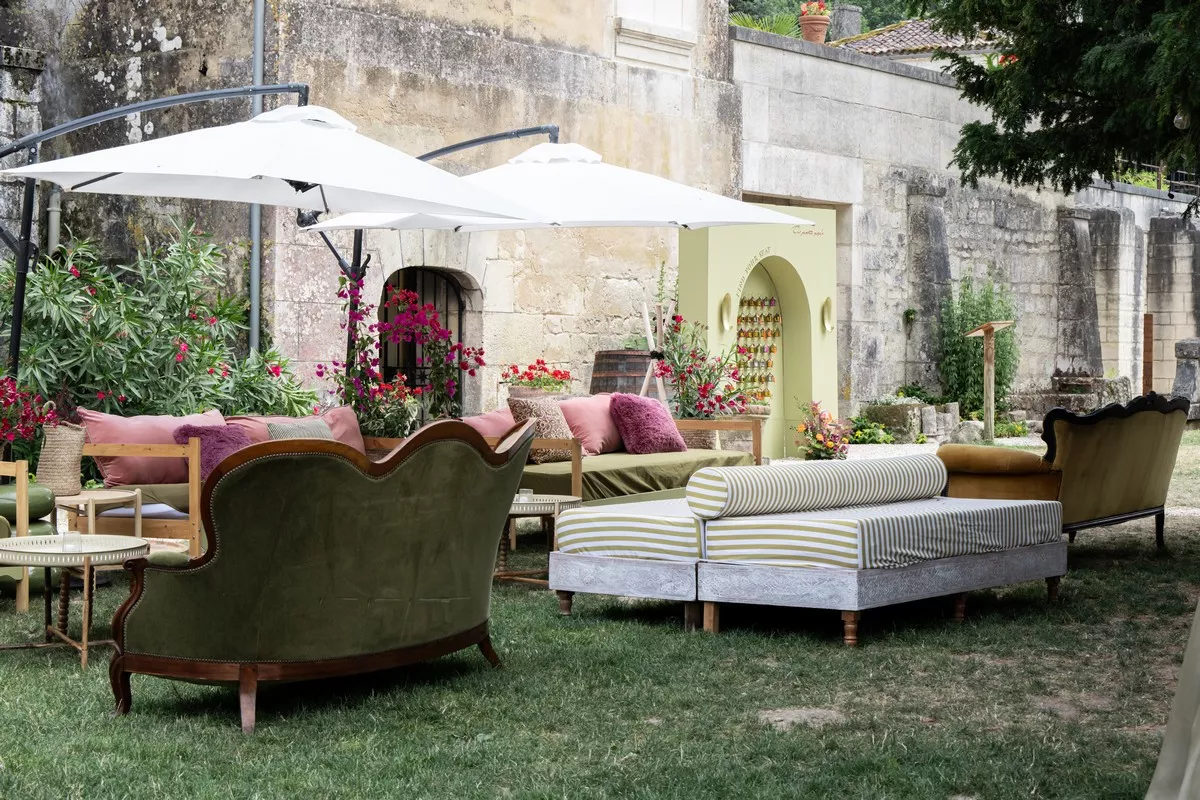 location-mobilier-mariage-lartisane-llavallette