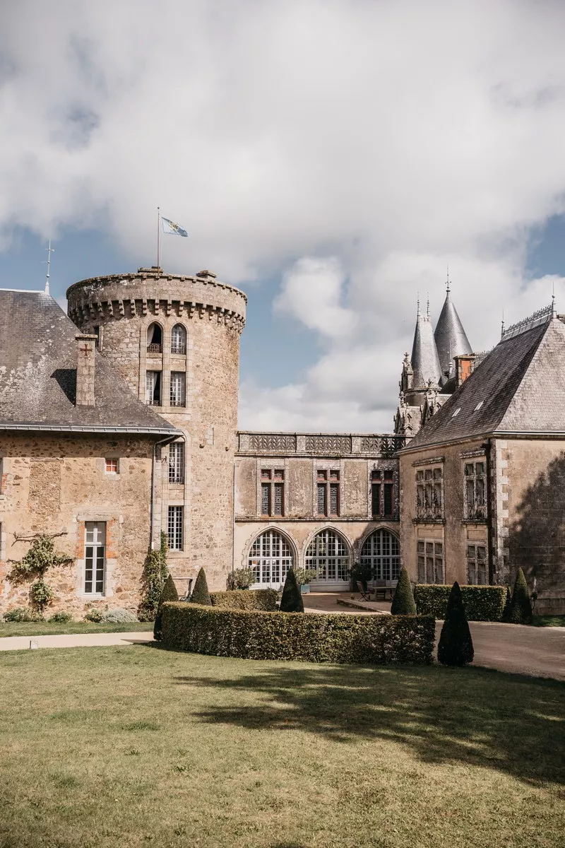 mariage-chateau-de-la-flocelliere-vendee-pays-de-la-loire-julietteetleonie (12)