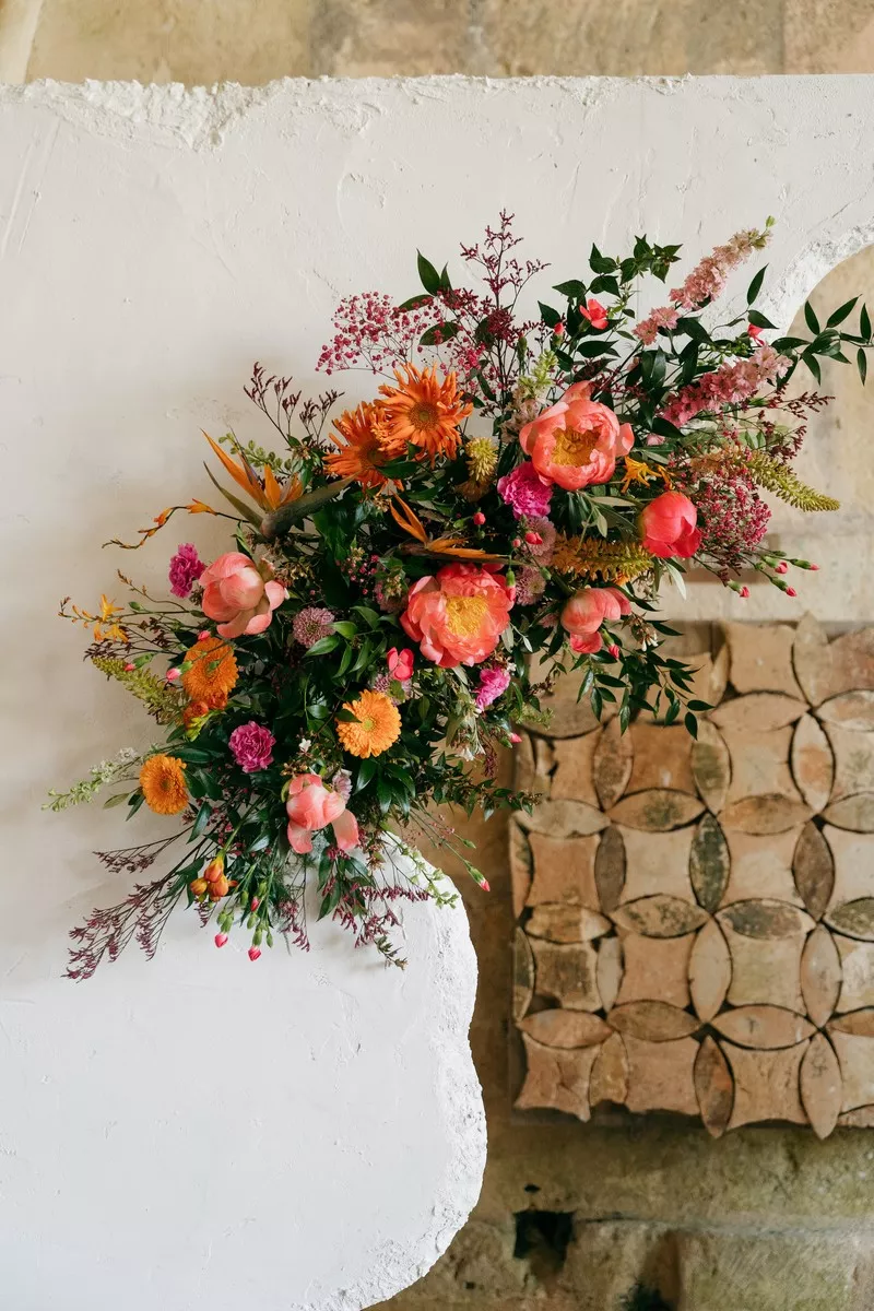 mariage-coloré-et-multiculturel-abbaye-de-fontdouce-lucilleviasphotographe (11)