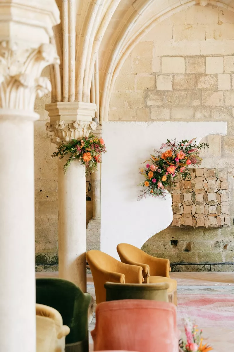 mariage-coloré-et-multiculturel-abbaye-de-fontdouce-lucilleviasphotographe (13)