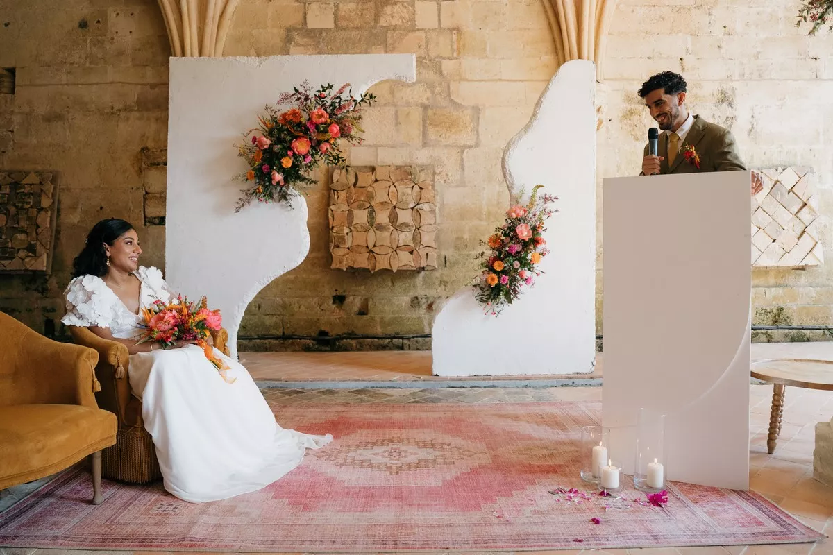 mariage-coloré-et-multiculturel-abbaye-de-fontdouce-lucilleviasphotographe (21)