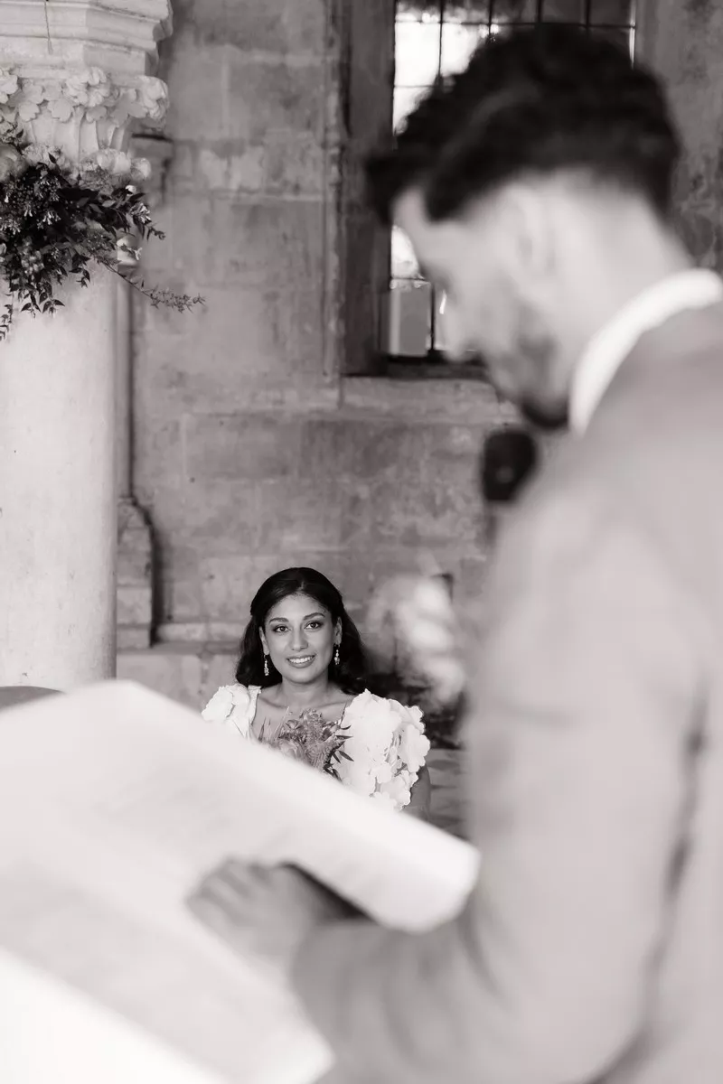 mariage-coloré-et-multiculturel-abbaye-de-fontdouce-lucilleviasphotographe (22)