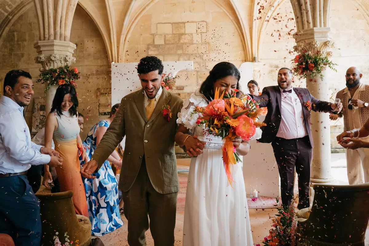 mariage-coloré-et-multiculturel-abbaye-de-fontdouce-lucilleviasphotographe (25)