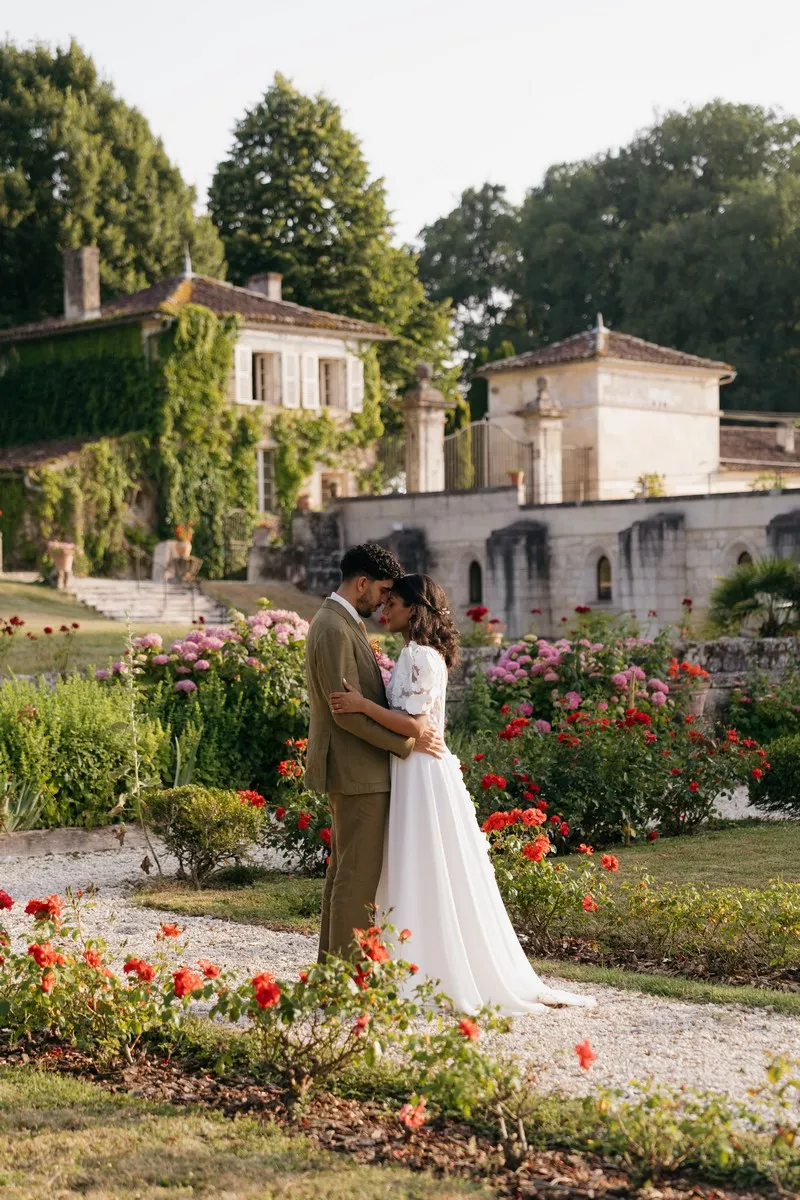 mariage-coloré-et-multiculturel-abbaye-de-fontdouce-lucilleviasphotographe (30)